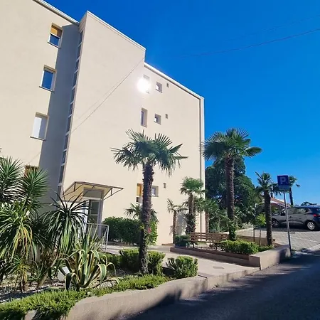 10 With Parking, 300m To The Sea *