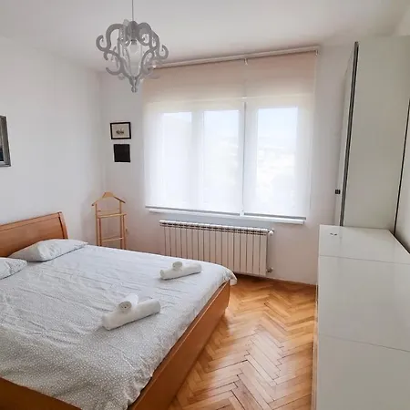 Apartment 10 With Parking, 300m To The Sea *